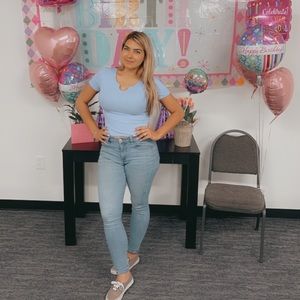 Meet your Posher, Lisa